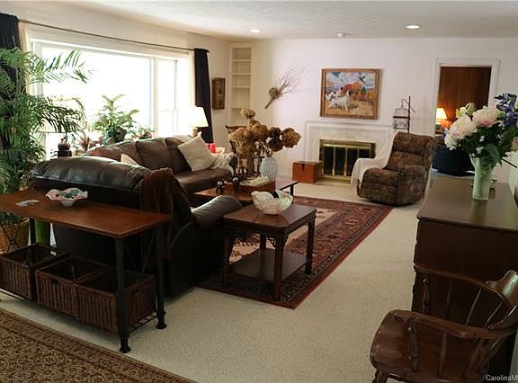 5th image of 250 Sherwood Ln