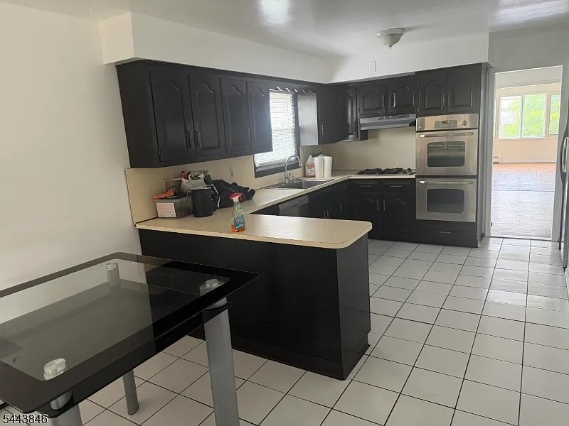 3 bed, 2.0 bath, $2,900 — Photo 2