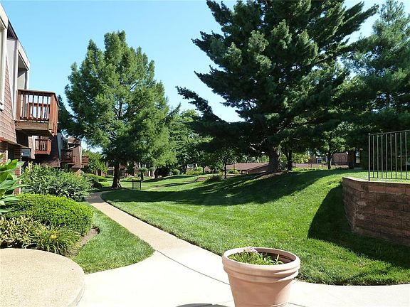 2nd image of 1133 Appleseed Ln APT B
