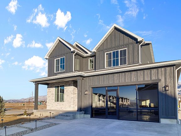 Finished home photos are representational images only. See sales agent for details.