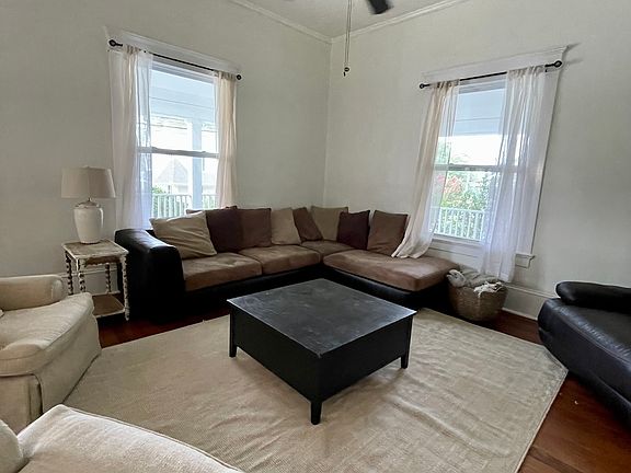 4th image of 400 W Gordon St