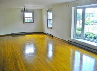 900 Valleyview Dr, Pearisburg, VA 24134