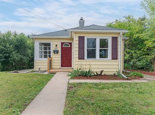 2823 Pleasant View Ave, Rockford, IL 61108