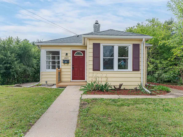 2823 Pleasant View Ave, Rockford, IL 61108