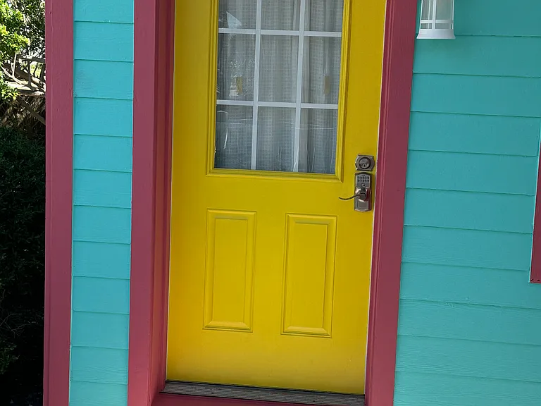 1219 S Central Ave — Photo 3