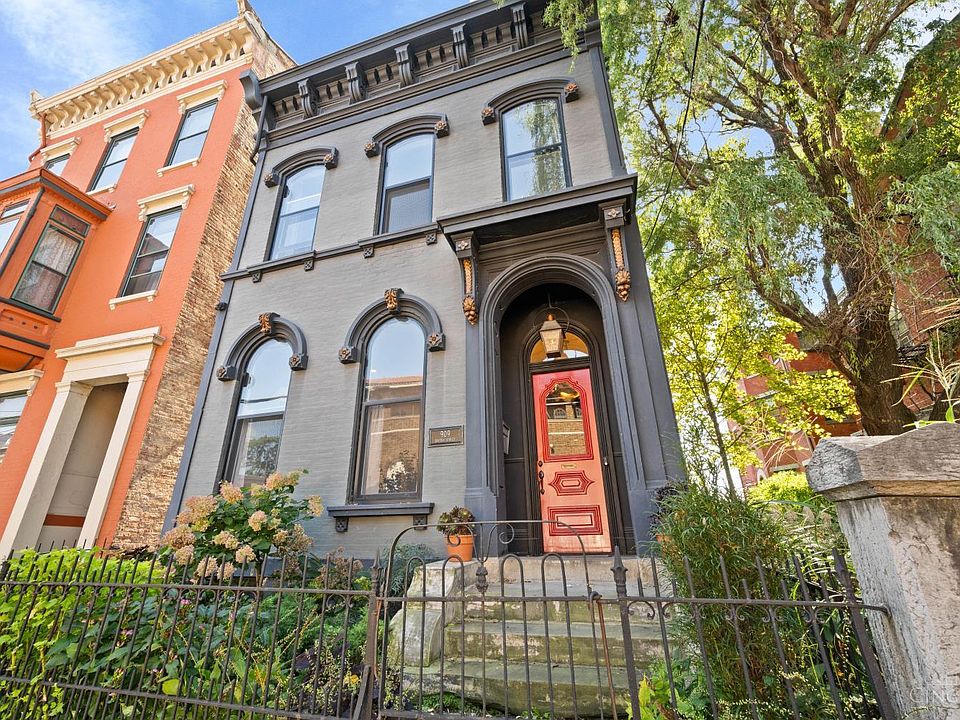 1st image of 909 Dayton St