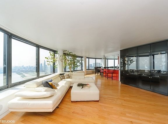3rd image of 155 N Harbor Dr APT 5012