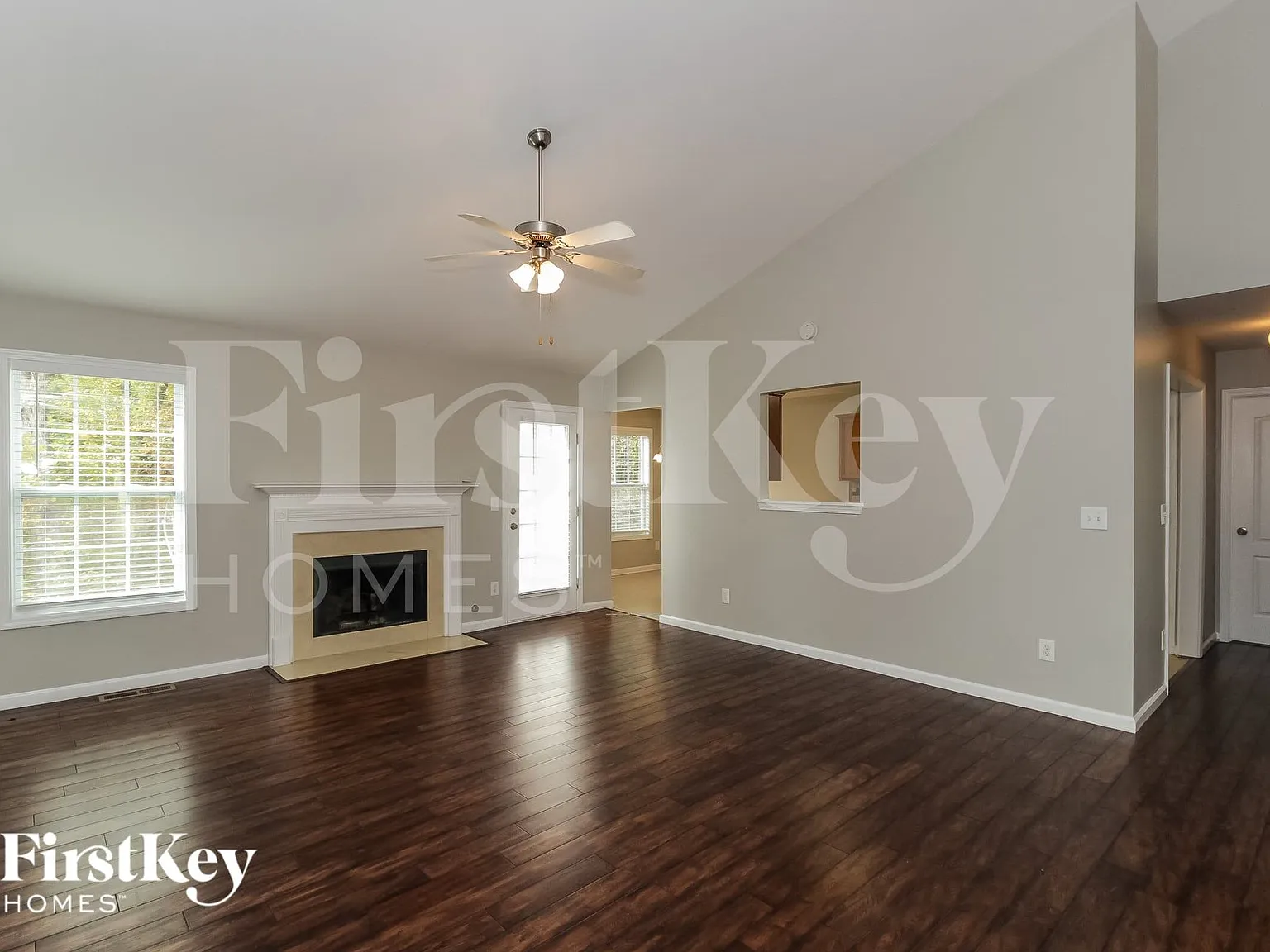 3 bed, 2.0 bath, 1864 sqft, $2,135 — Photo 2