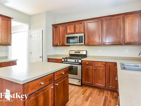 5th image of 2207 Polesdean Ln
