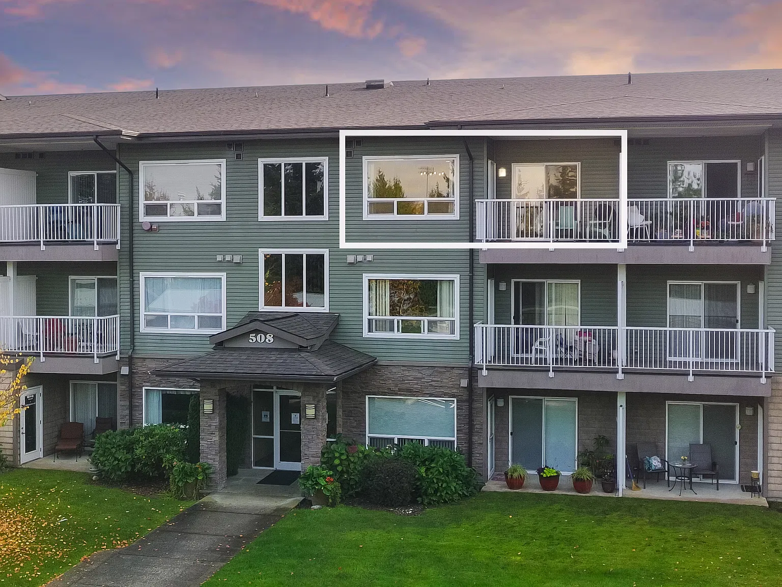 1 bed, 820 sqft, $2,400 — Photo 2