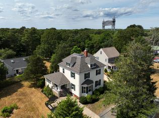 172 Shore Rd, Bourne, MA 02532