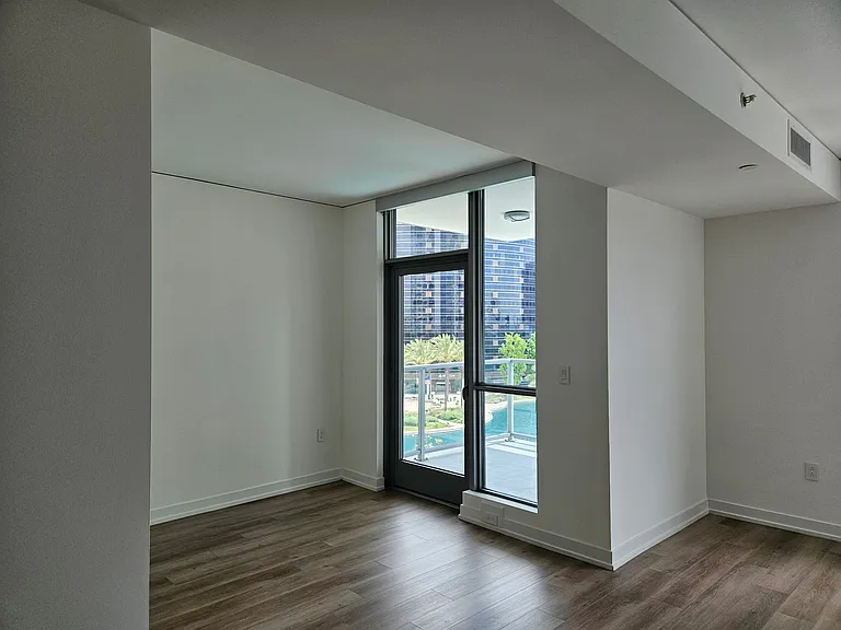 9 Macarthur Pl #N604 — Photo 11