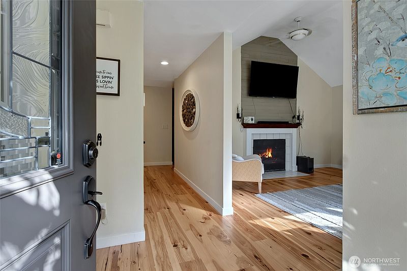 3rd image of 7218 277th Street Ct E
