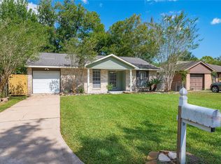 501 Bellmar Ln, Friendswood, TX 77546