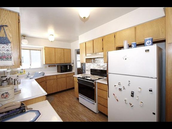 3rd image of 3300 Marlette Cir