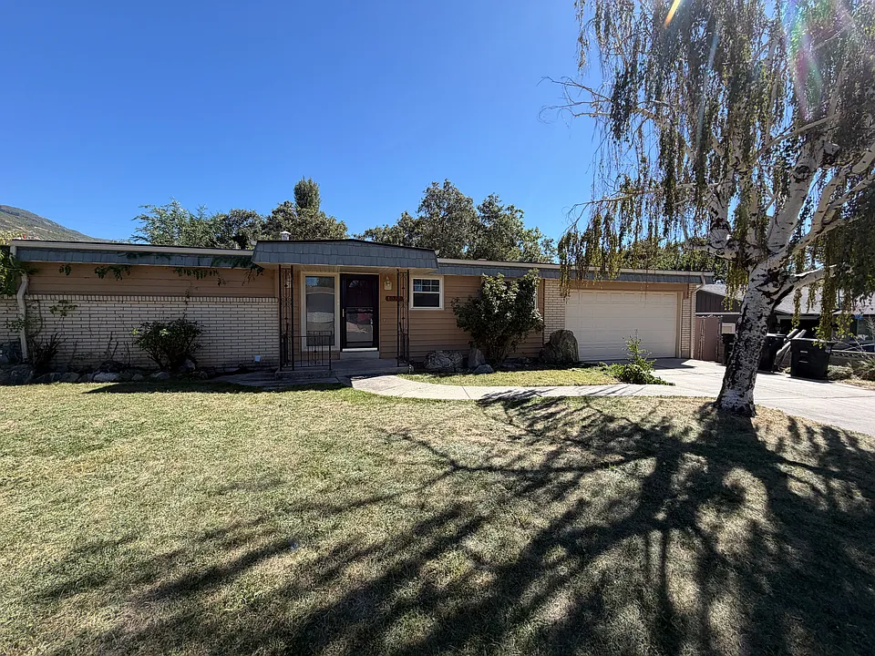 1032 Cambridge Rd