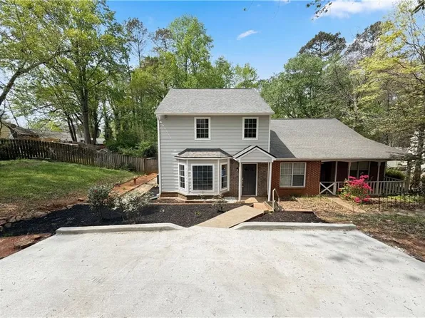 5073 Farm Valley Dr NE, Woodstock, GA 30188