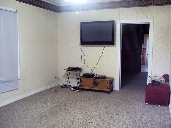 3rd image of 235 S Merchant St