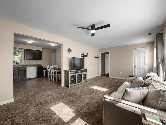 5th image of 409 S 2nd St