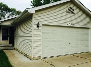 1327 E Auburn Rd, Rochester Hills, MI 48307