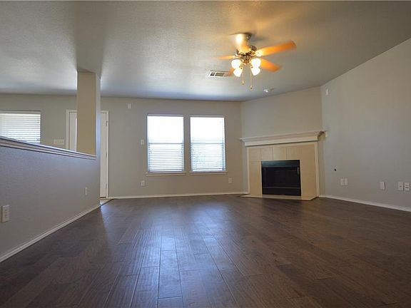 4th image of 1801 Willard Dr