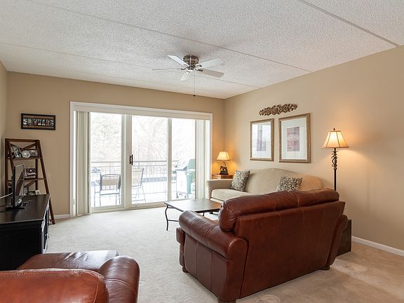 3rd image of 1 S Lincoln Ave APT 205