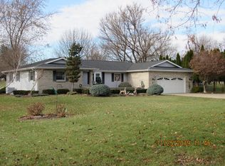 1861 N Brinton Ave, Dixon, IL 61021