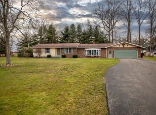 27 Woodbine Dr, Greenville, PA