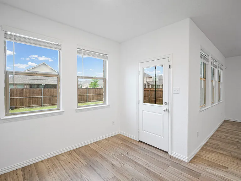 5948 Priory Dr — Photo 22