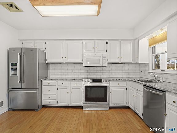 5th image of 6 Sandgate Circle