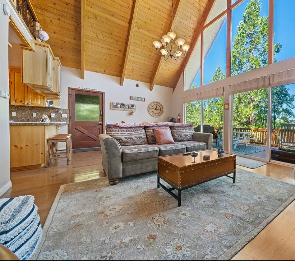 3 bed, 1781 sqft, $3,375 — Photo 1