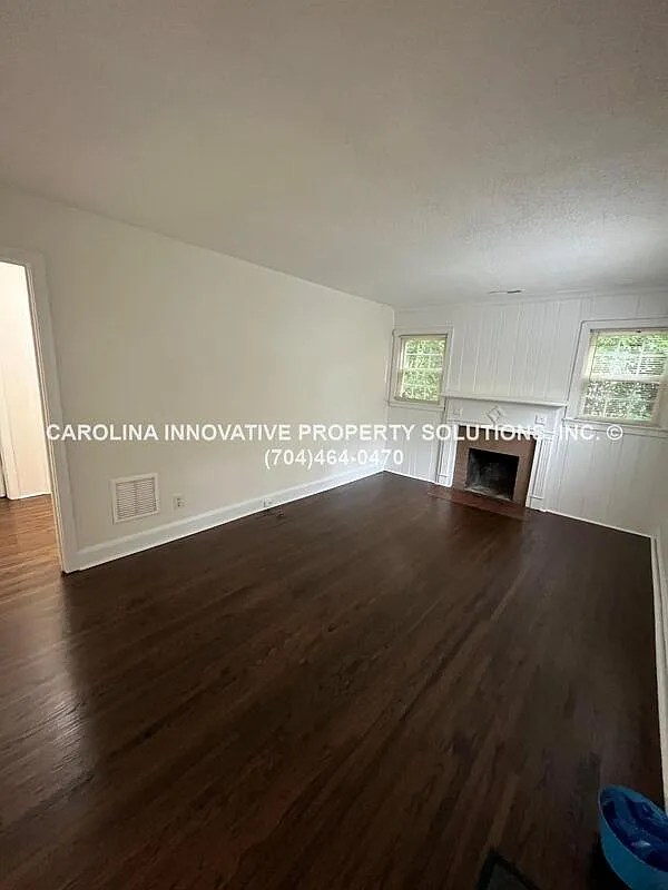 2 bed, 1.0 bath, $1,345 — Photo 2