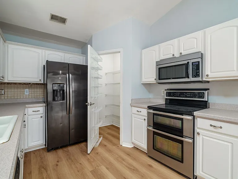 116 Mockernut Dr — Photo 3