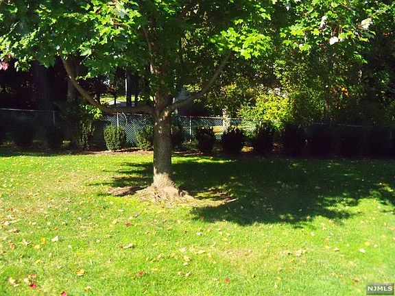 2nd image of 10-2 Tamaron Dr