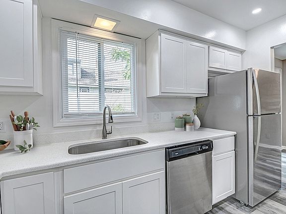 Townhome Kitchen