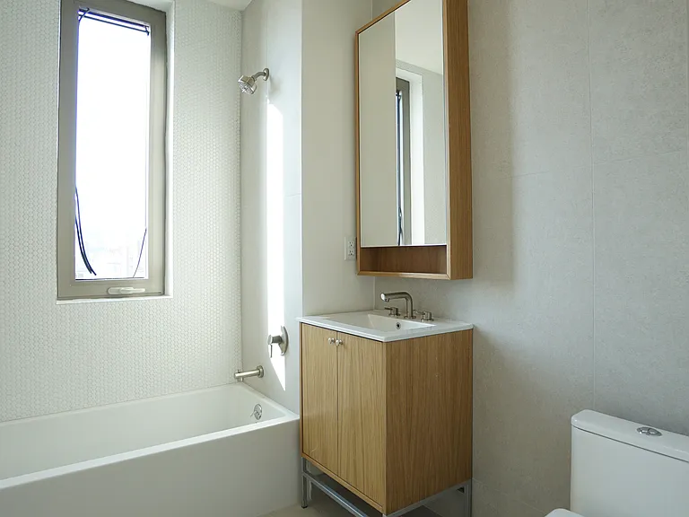 33 Little Nassau St #811 — Photo 12