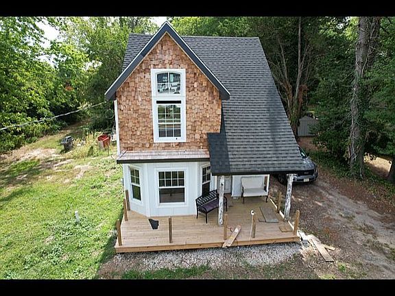 2nd image of 320 Davistown Rd