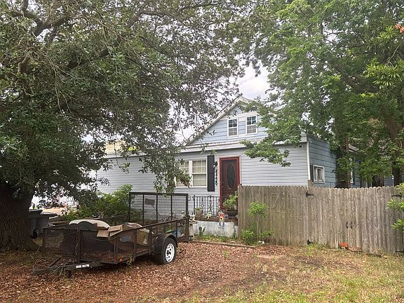 2nd image of 486 Wind Mill Point Rd