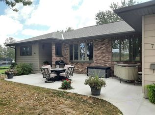 706 E Adams St, Caledonia, MN 55921