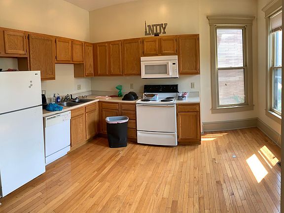 2nd image of 846 Dennison Ave
