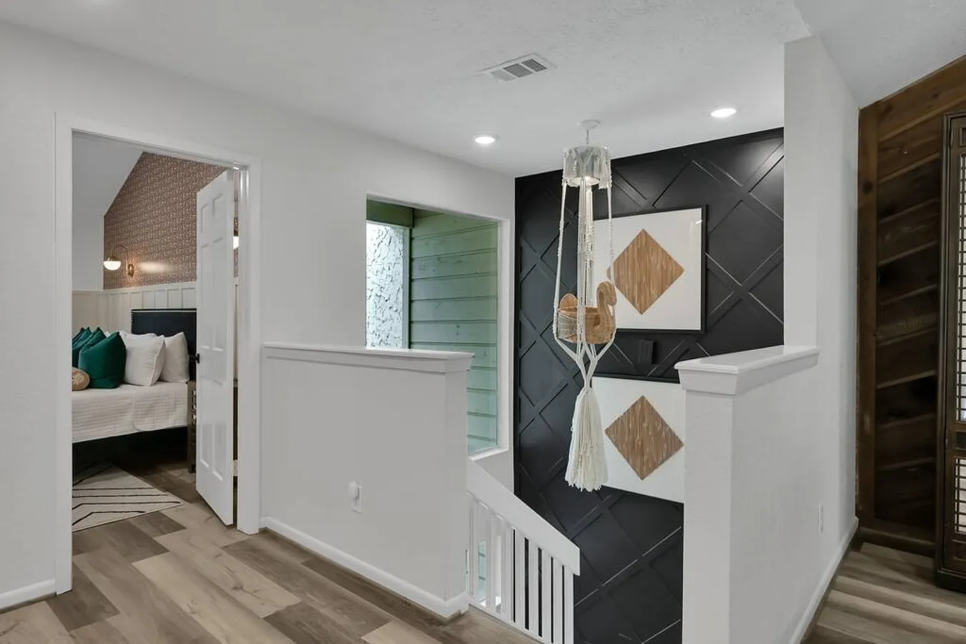 4 bed, $8,100 — Photo 4