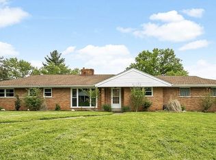 17 Grand Circle Dr, Maryland Heights, MO 63043