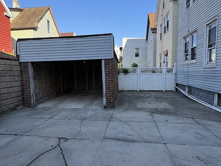 W 30th St — Photo 19