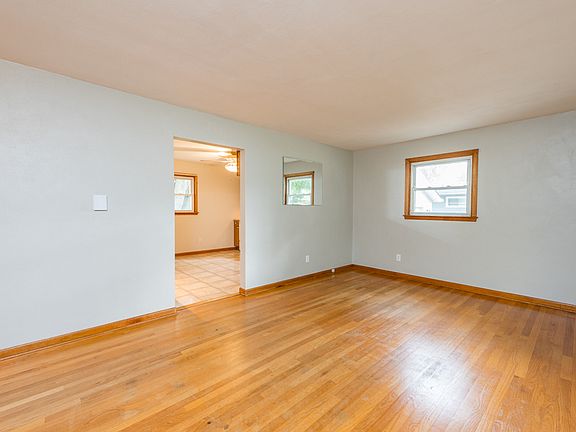 2nd image of 41617 N Illinois St