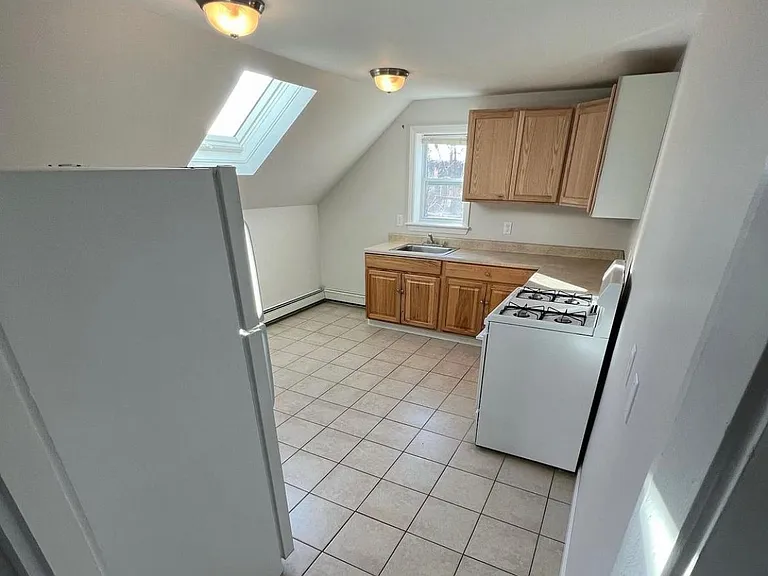 528 Main St #2 — Photo 2