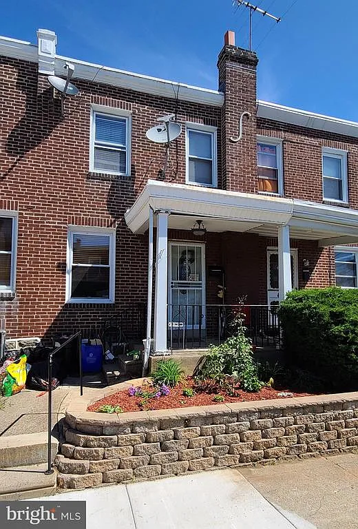143 Fern St photo 1
