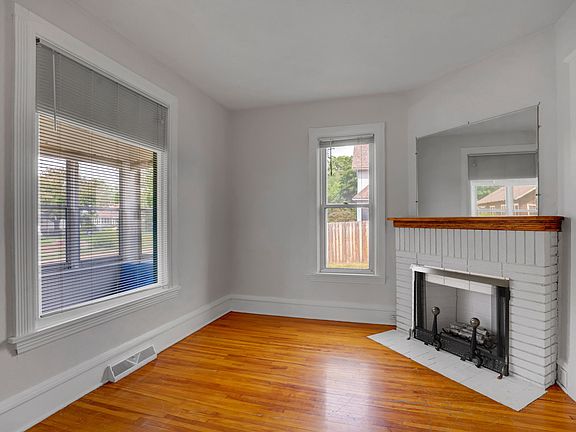 2nd image of 1022 20th Ave NE #1