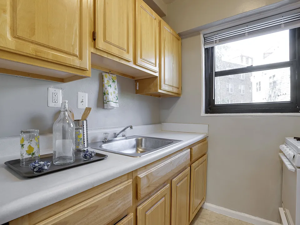 The Diplomat Studio Kitchen Unit 410