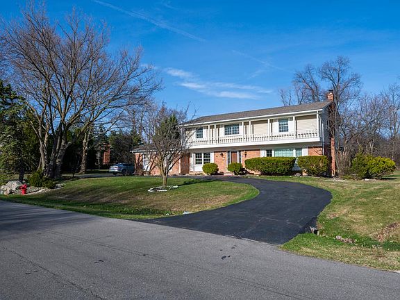 3rd image of 4135 Sunningdale Dr