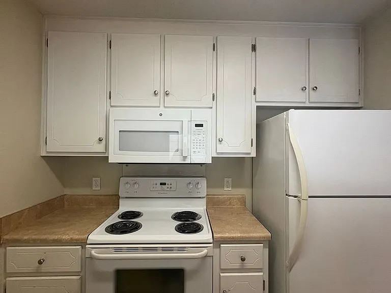 125 Winthrope Ln — Photo 11